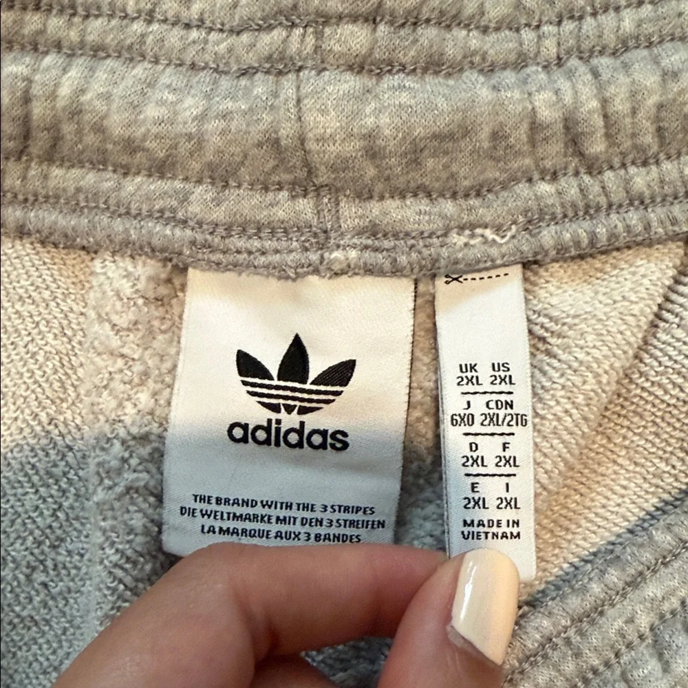 🌿 Adidas Men's Gray Athletic Shorts